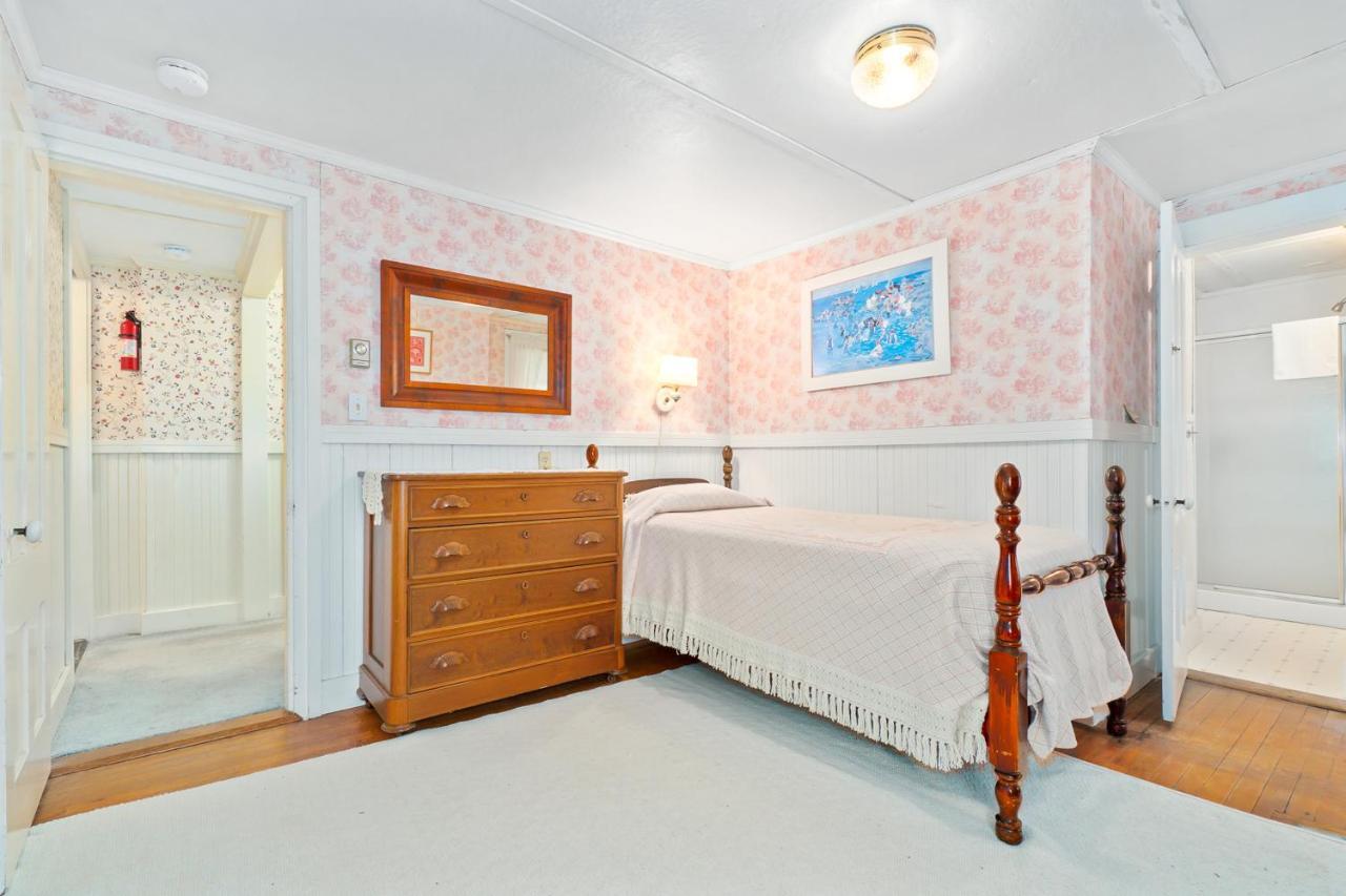 Andrews Point Ocean Home 락포트 외부 사진