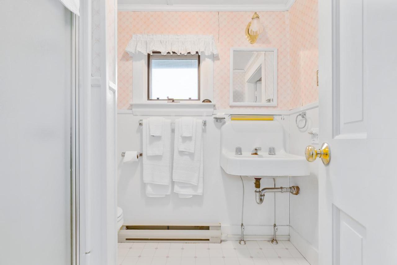 Andrews Point Ocean Home 락포트 외부 사진